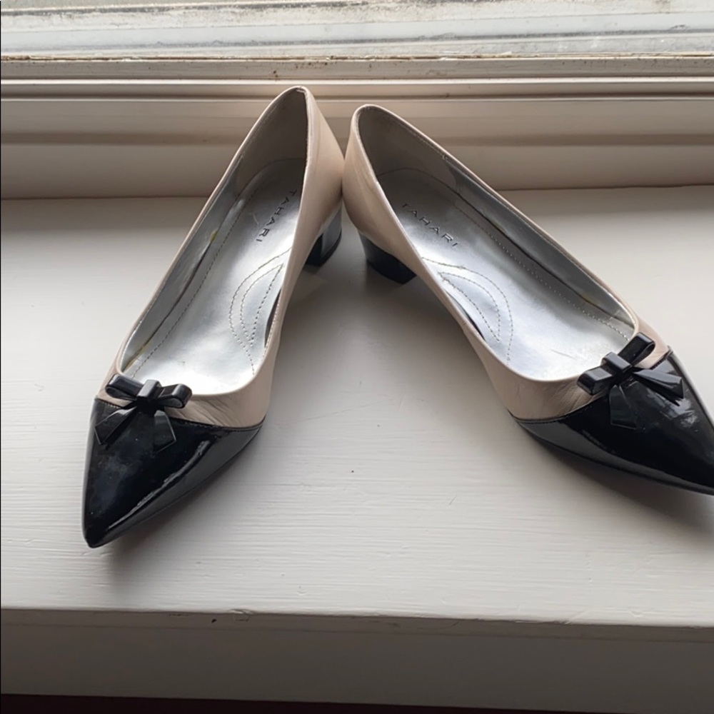 Classic black cream shoe